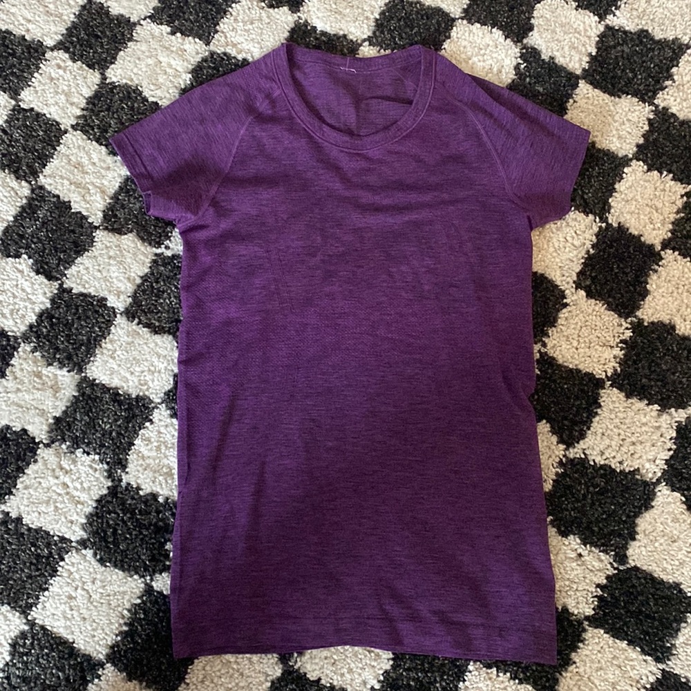 LuLu Lemon T-shirt, Purple, Size 6, breathable material